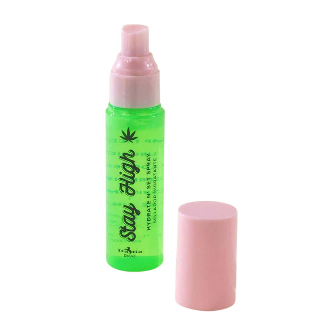 Italia Deluxe Stay High Hydrate & Set Spray Fijador Hidratante Con Cañamo, Acido Hialuronico, y Aloe Vera (65 ml)